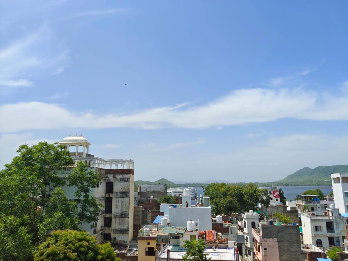 The Rustic Monk Vandrarhem Udaipur Exteriör bild
